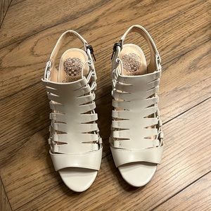 Vince Camuto Women’s Eliaz Gladiator Sandals Off white Size 8. NEW Never worn